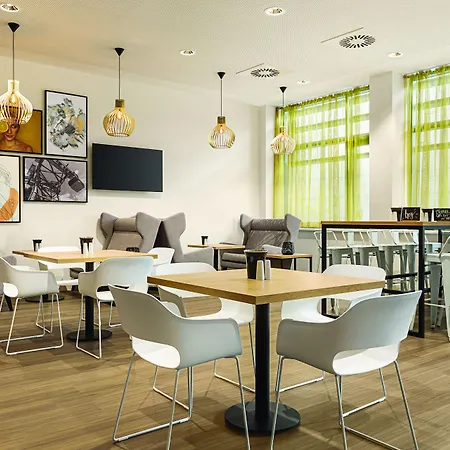 Super 8 By Wyndham Hotel Koblenc