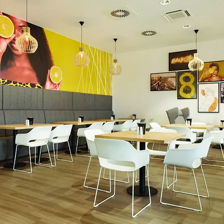 Otel Super 8 By Wyndham 3*